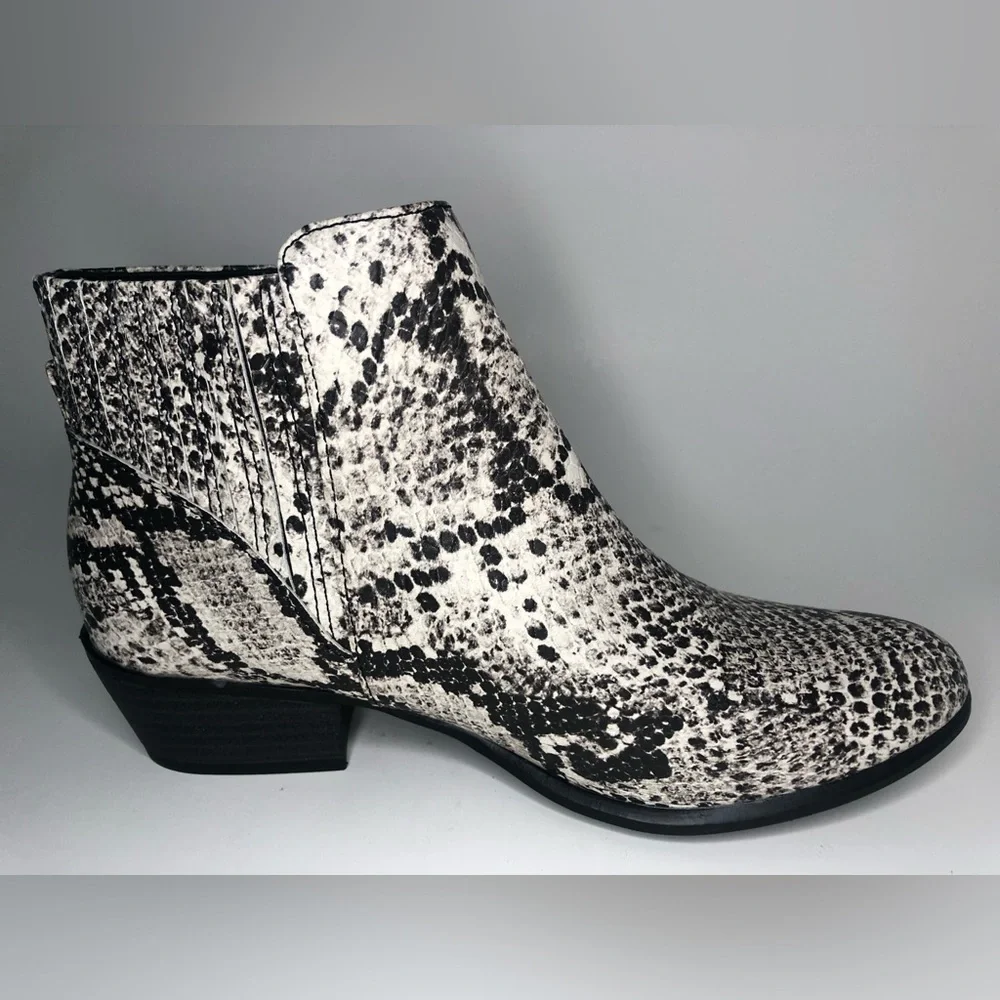 Union Bay Faux Snake Print Almond Toe Black and White Slip On Boot Size 6M NWT